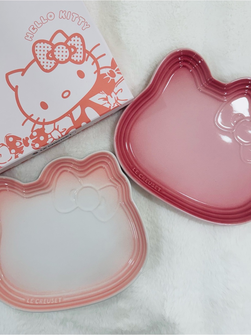 Le Creuset Hello Kitty Gradient Pink Ceramic Serving Plates - Set of 2